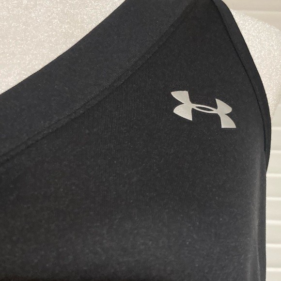 EUC Under Armour Semi-Fitted Razorback Heat Gear Size XL/TG/XG - Picture 6 of 10